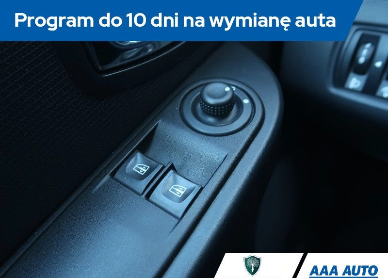 Renault Clio cena 27000 przebieg: 103882, rok produkcji 2014 z Tychowo małe 277